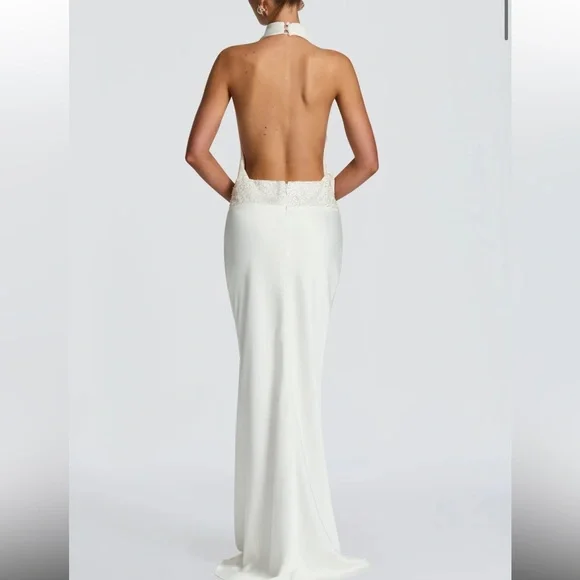 Elegant White Backless Gown - Picture 4 of 7